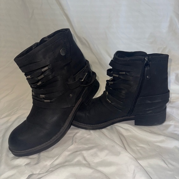 Boots - Picture 1 of 4